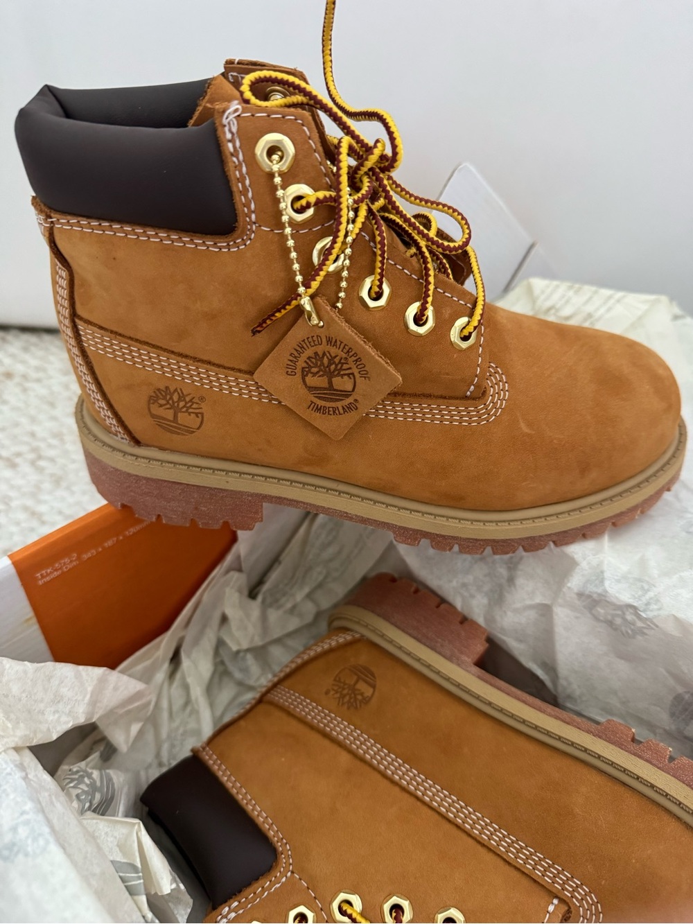 Timberland Kids' Wheat Nubuck Classic Waterproof Boot NWT size 2.5